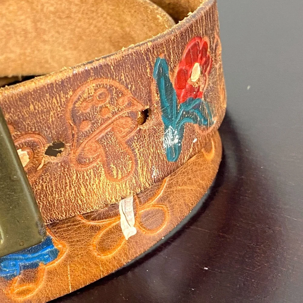 Vintage Leather BOHO hippie embossed mushroom & butterfly Belt Unisex Size 29-32